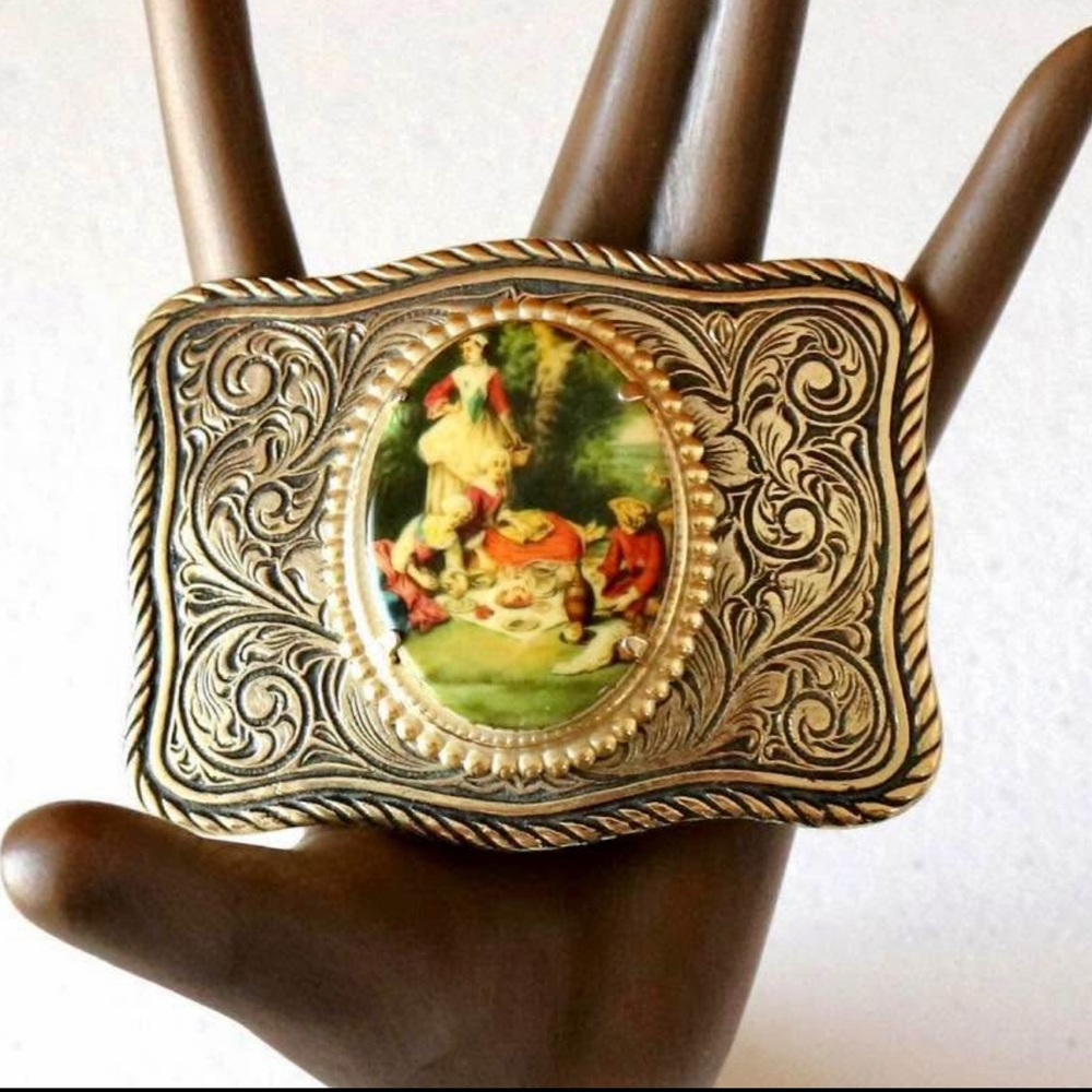 Vintage Early Americana Cameo Style Belt Buckle